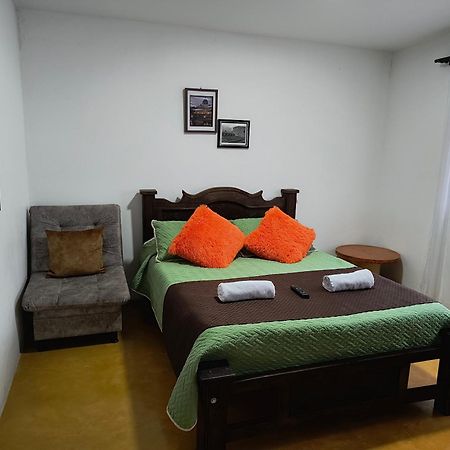 Hostal Villa Del Sol ซาเลนโต ภายนอก รูปภาพ