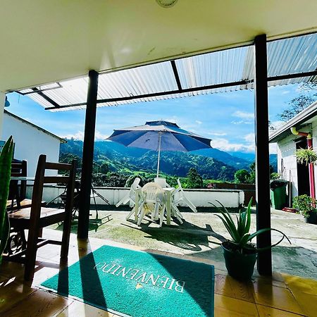 Hostal Villa Del Sol ซาเลนโต ภายนอก รูปภาพ