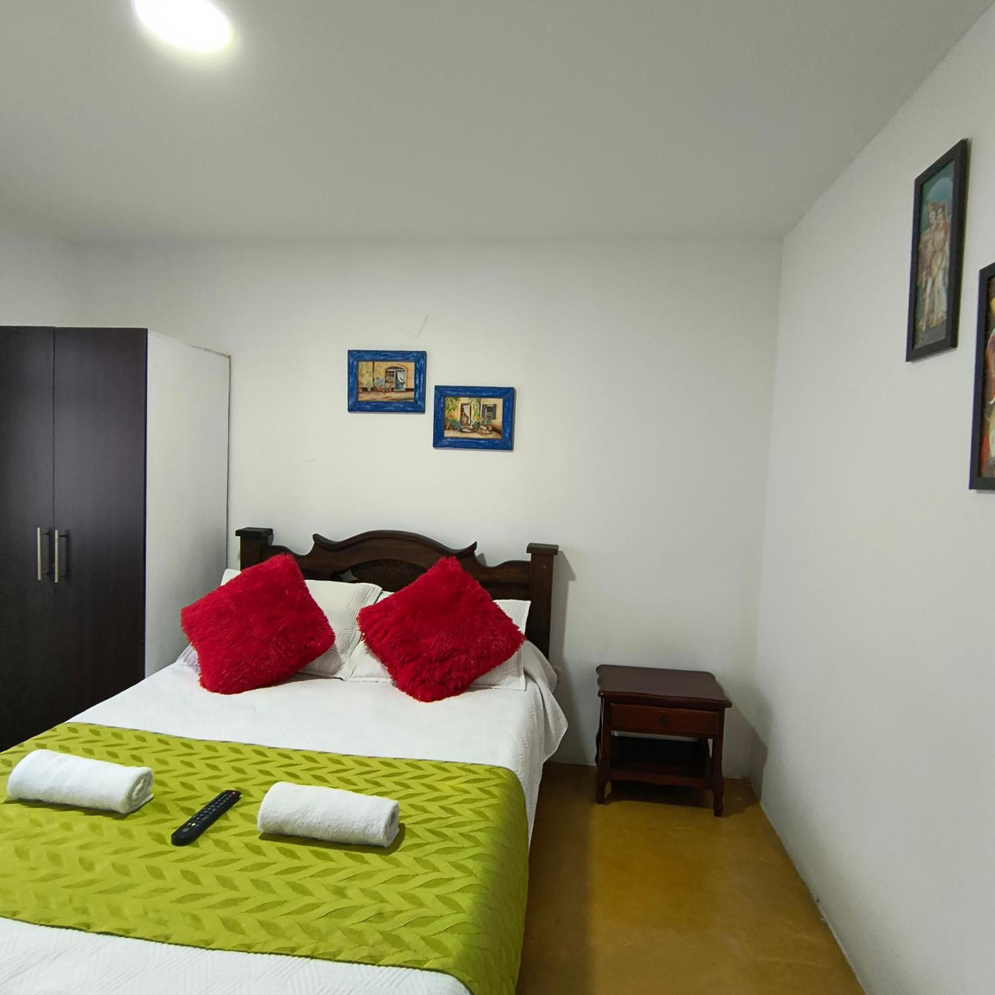 Hostal Villa Del Sol ซาเลนโต ภายนอก รูปภาพ