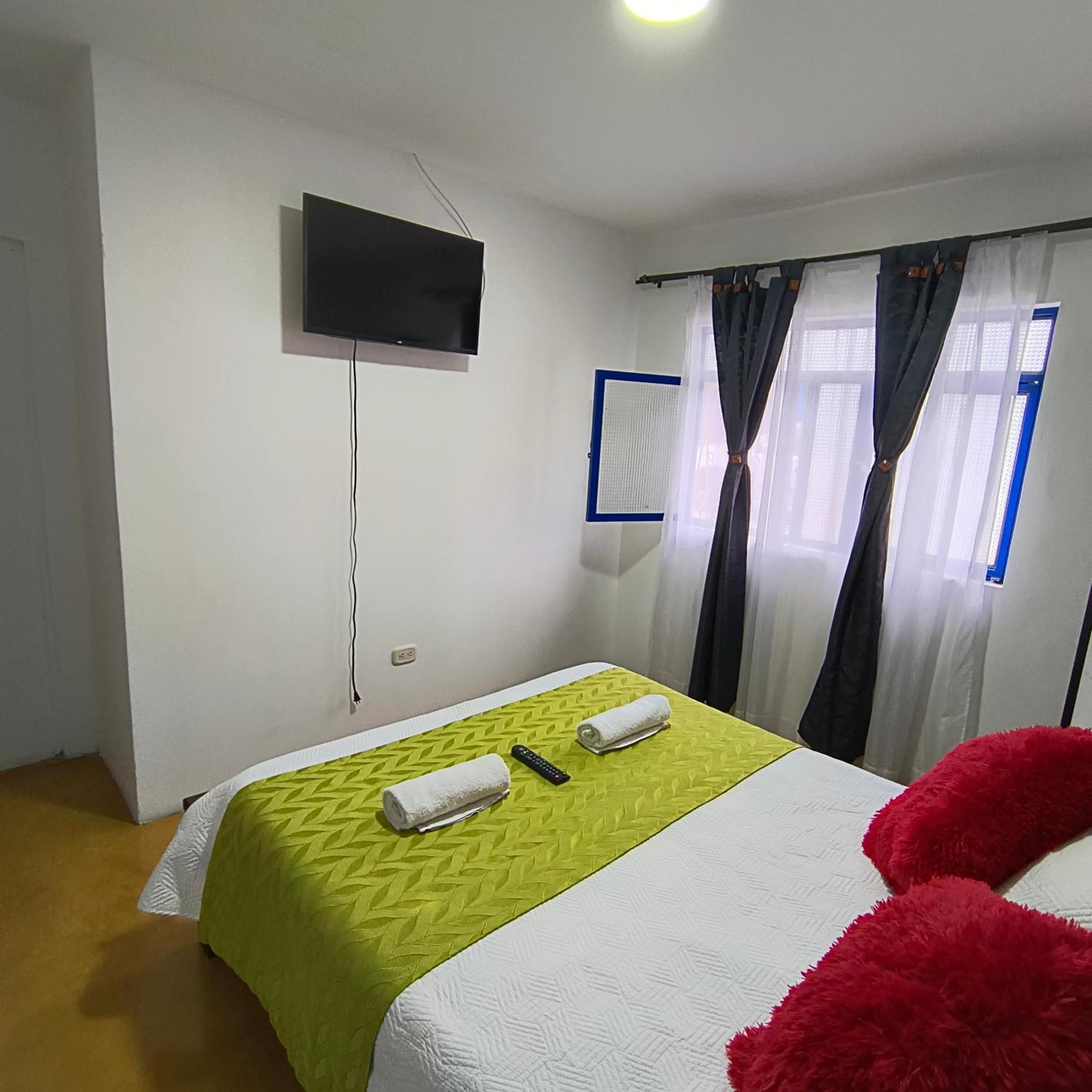 Hostal Villa Del Sol ซาเลนโต ภายนอก รูปภาพ