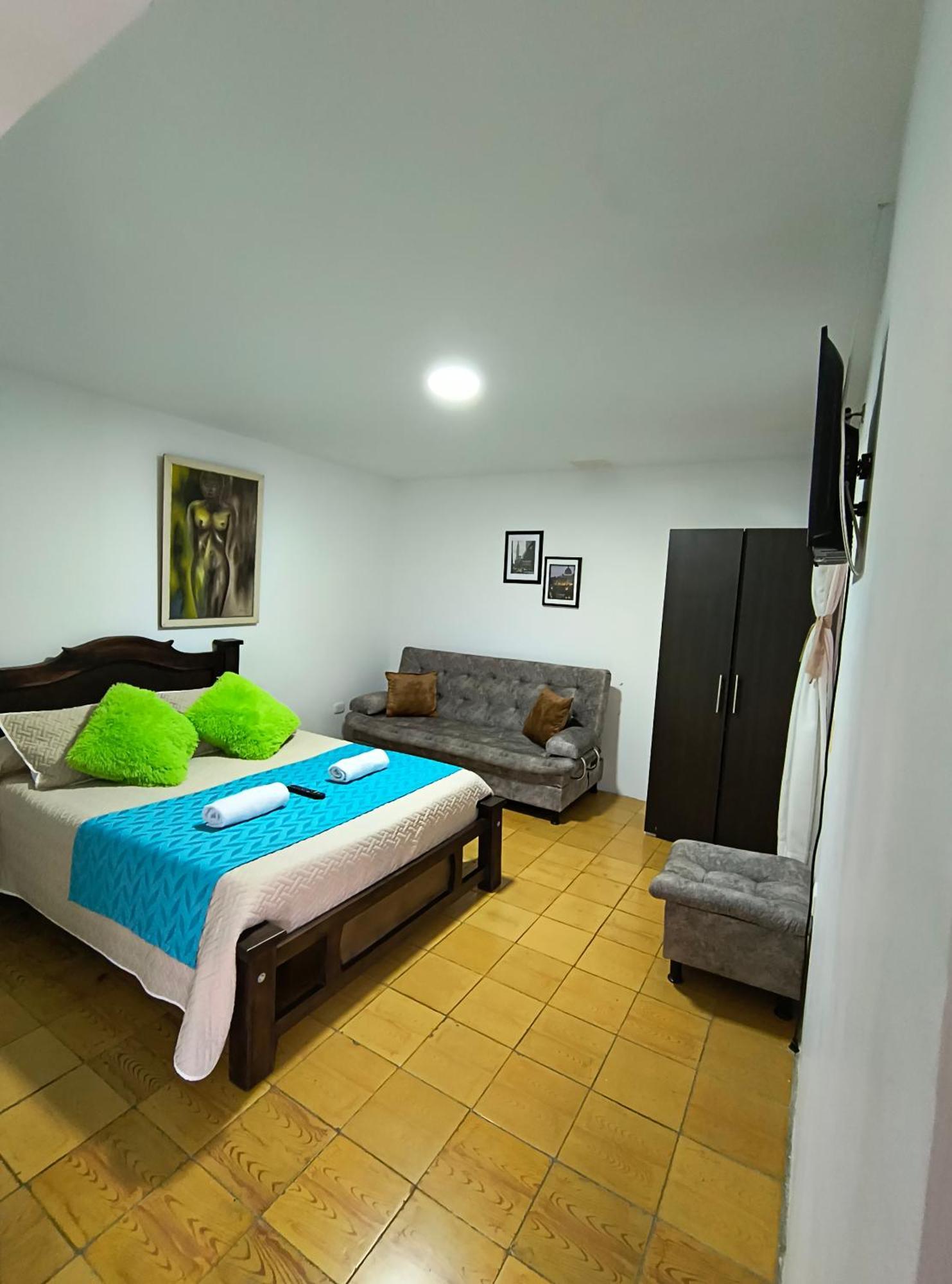 Hostal Villa Del Sol ซาเลนโต ภายนอก รูปภาพ