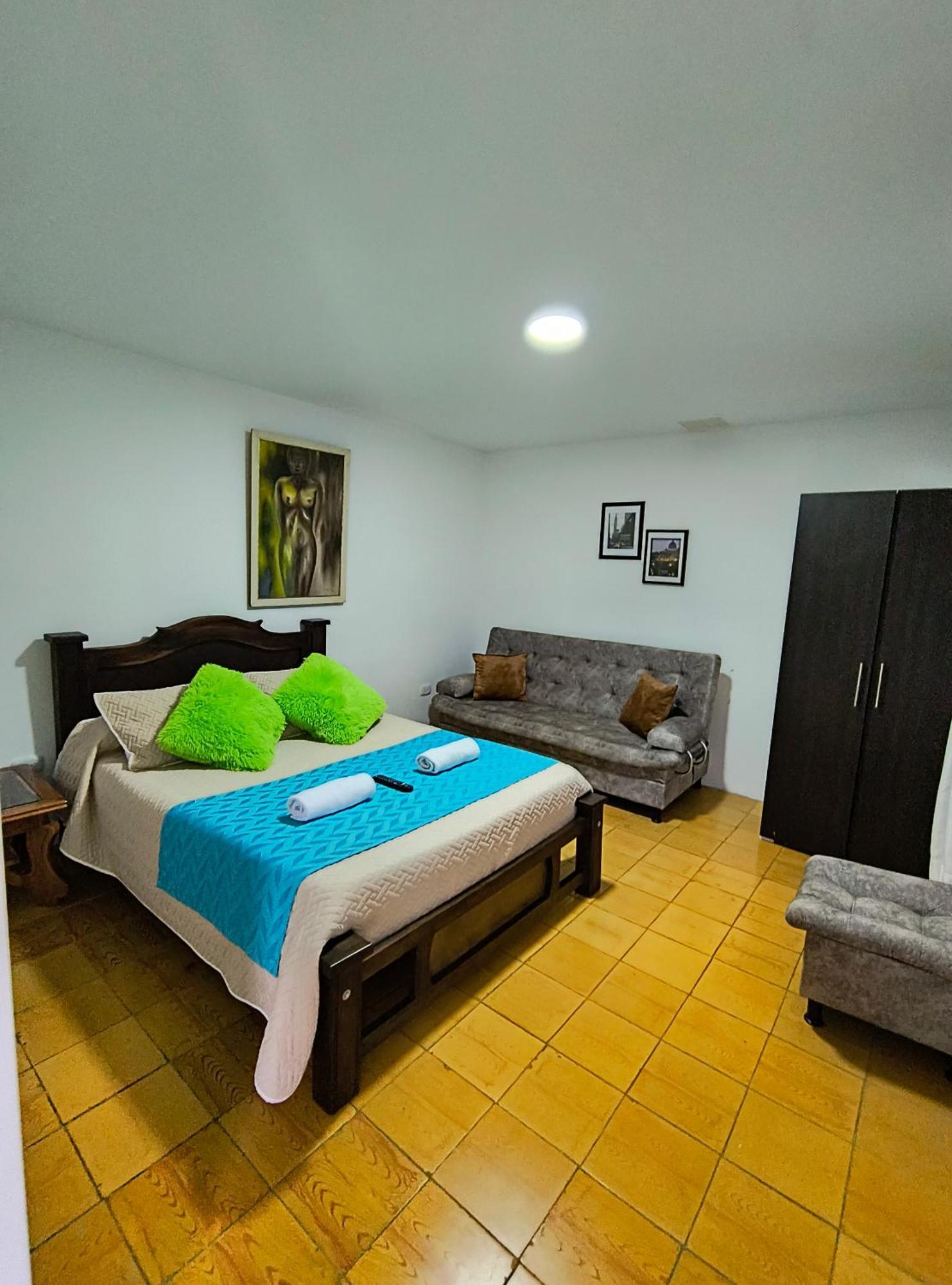 Hostal Villa Del Sol ซาเลนโต ภายนอก รูปภาพ
