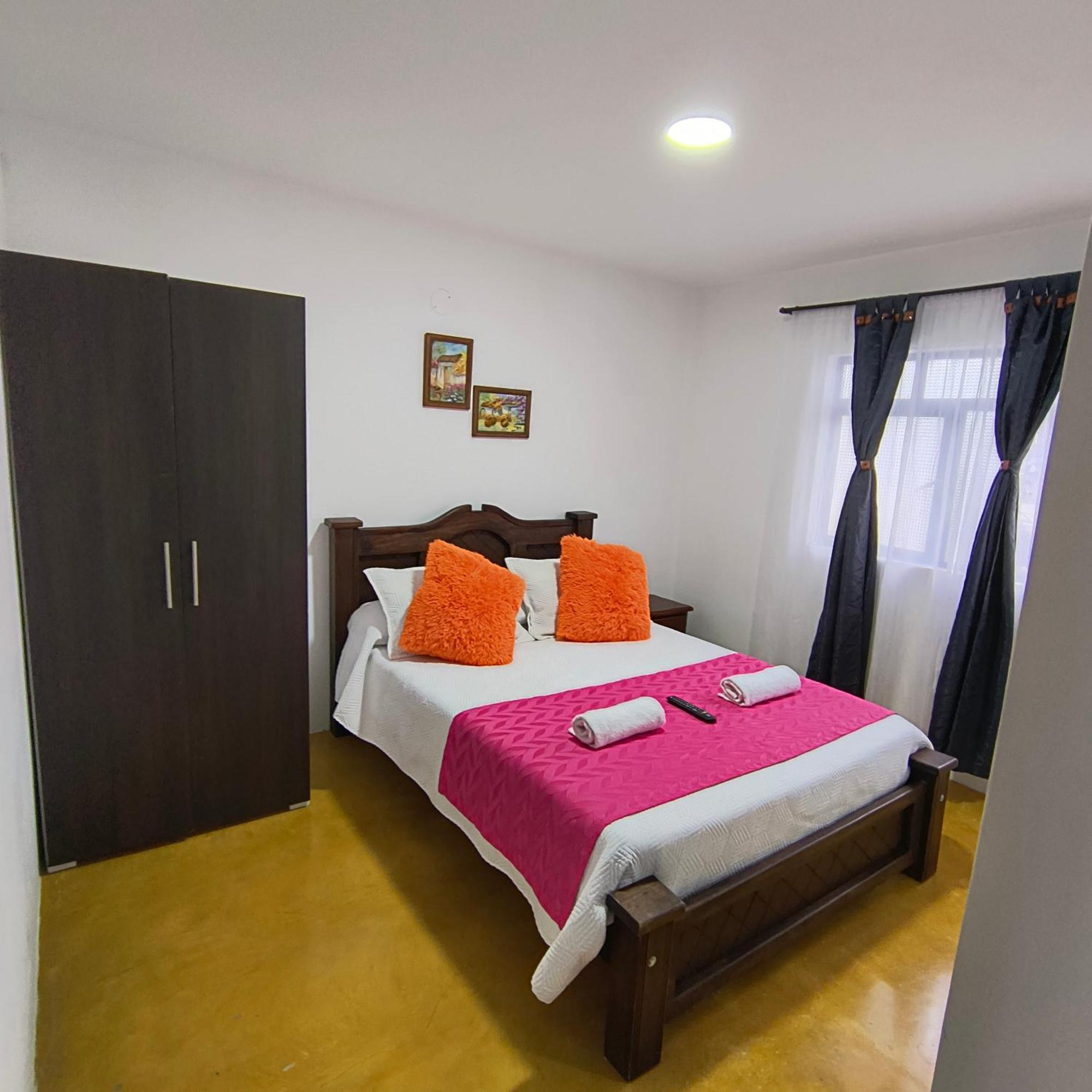 Hostal Villa Del Sol ซาเลนโต ภายนอก รูปภาพ